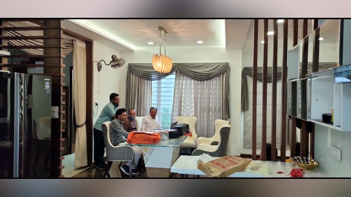 प्रदीप खन्ना का आलीशान घर.