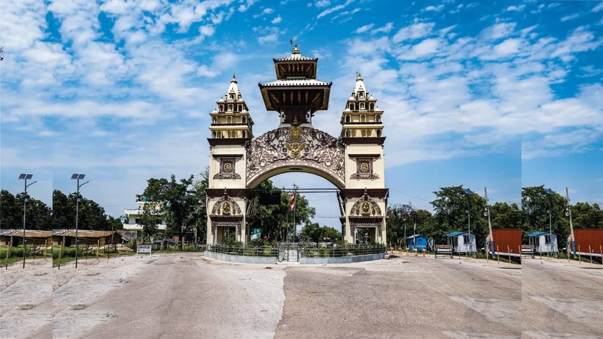 कोविड 19 के बहाने गरीब असहाय युवाओं को चाइनीज पढ़ाई जा रही है. 