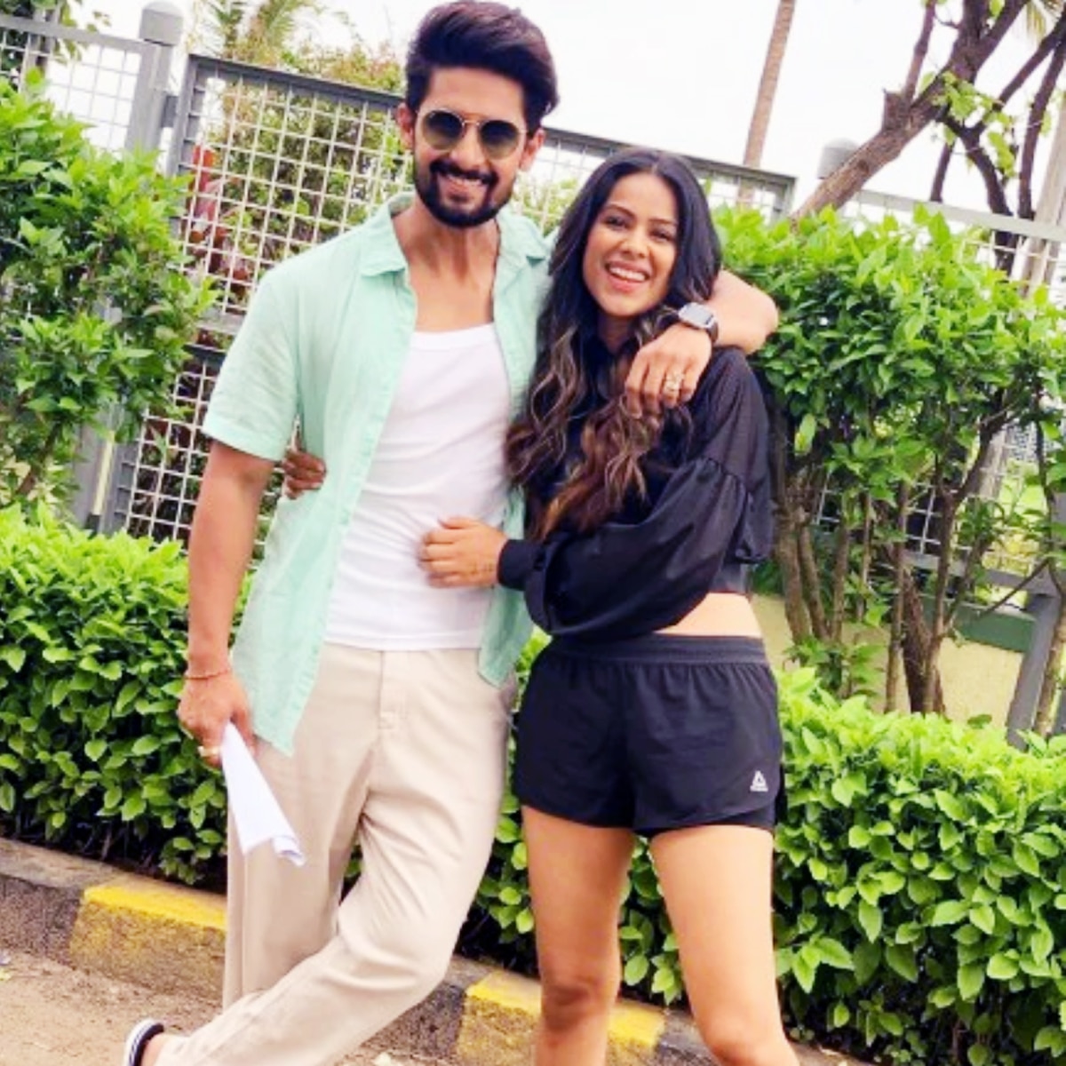 रवि दुबे और निया शर्मा