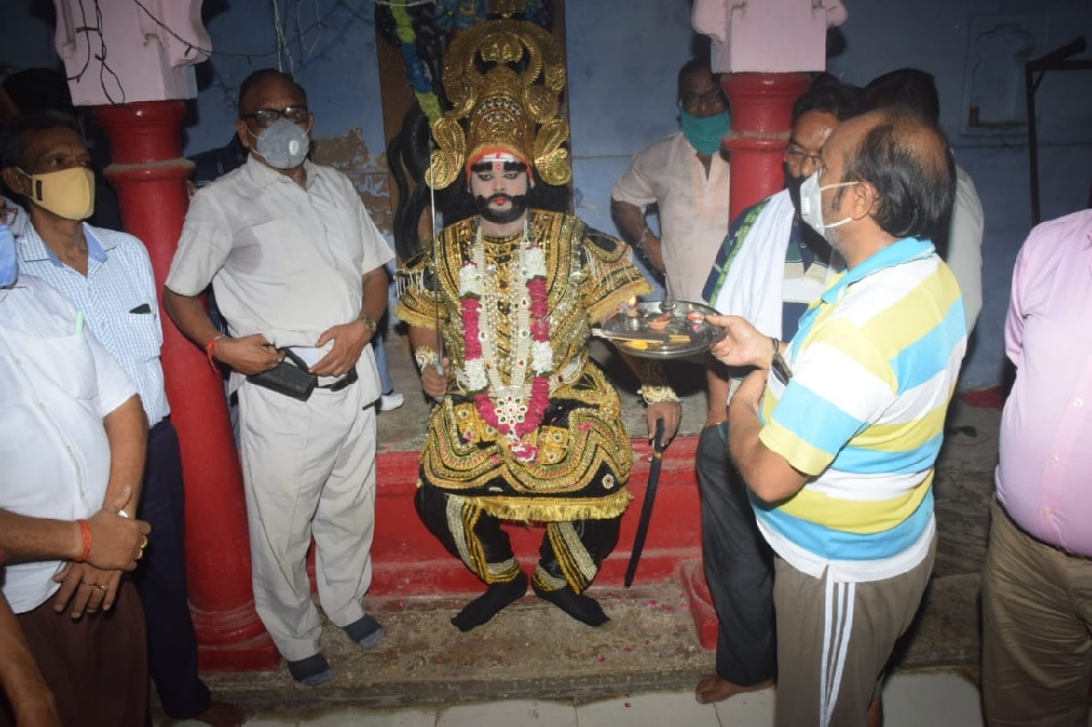 प्रयागराज में वर्षों पुरानी परंपरा पर लगा कोरोना का ब्रेक