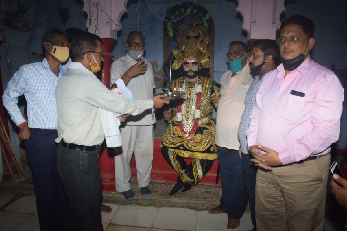 प्रयागराज में वर्षों पुरानी परंपरा पर लगा कोरोना का ब्रेक