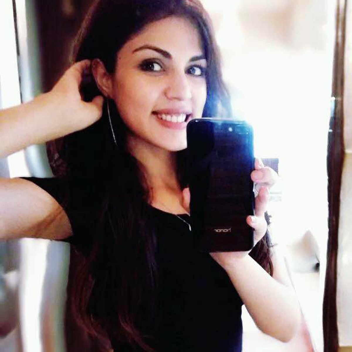  रिया चक्रवर्ती