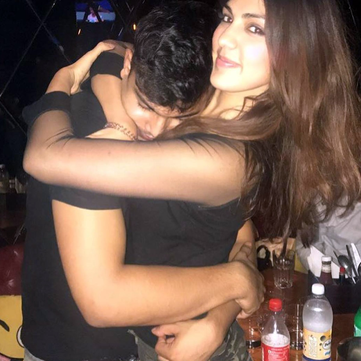 रिया चक्रवर्ती-शोव‍िक चक्रवर्ती