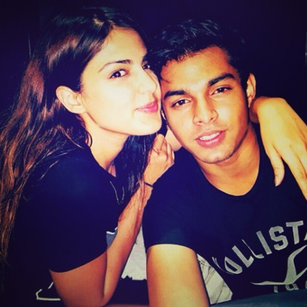 रिया चक्रवर्ती और शौविक