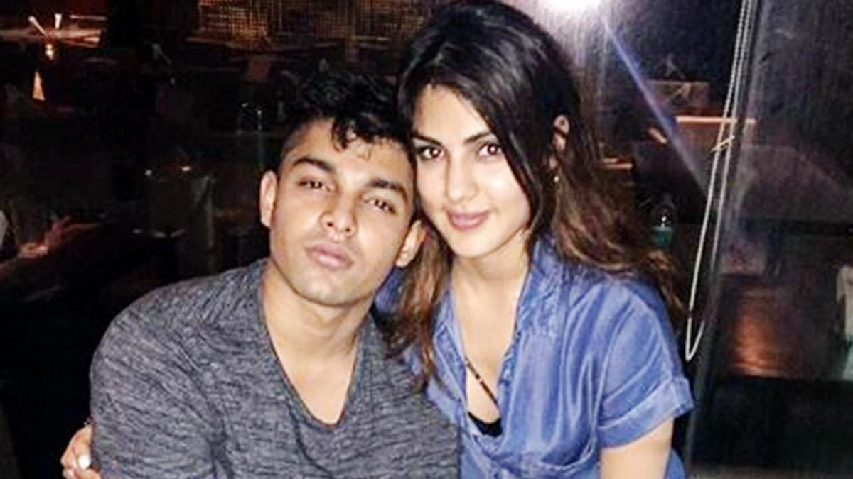 शोविक और रिया चक्रवर्ती