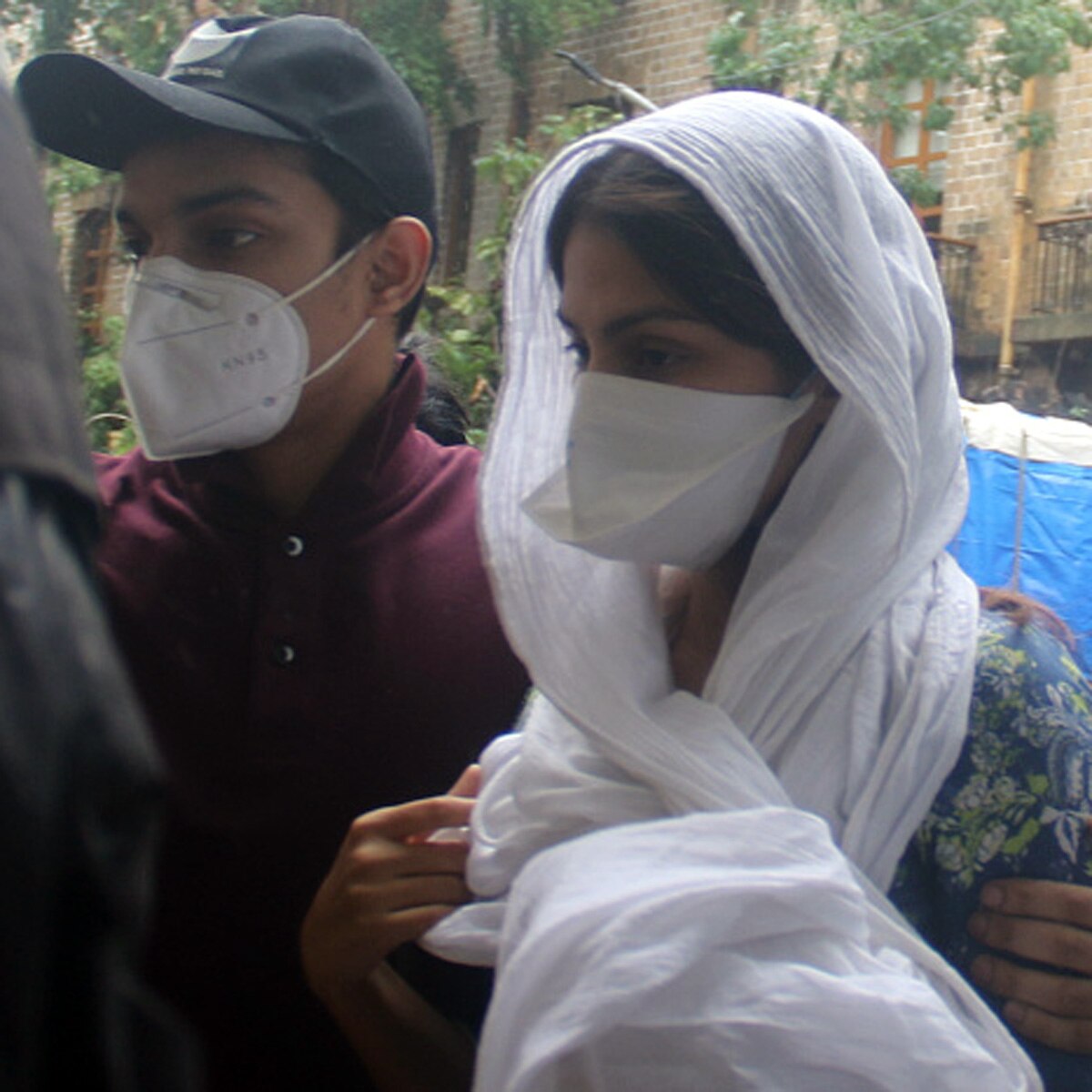 रिया चक्रवर्ती-शोव‍िक चक्रवर्ती