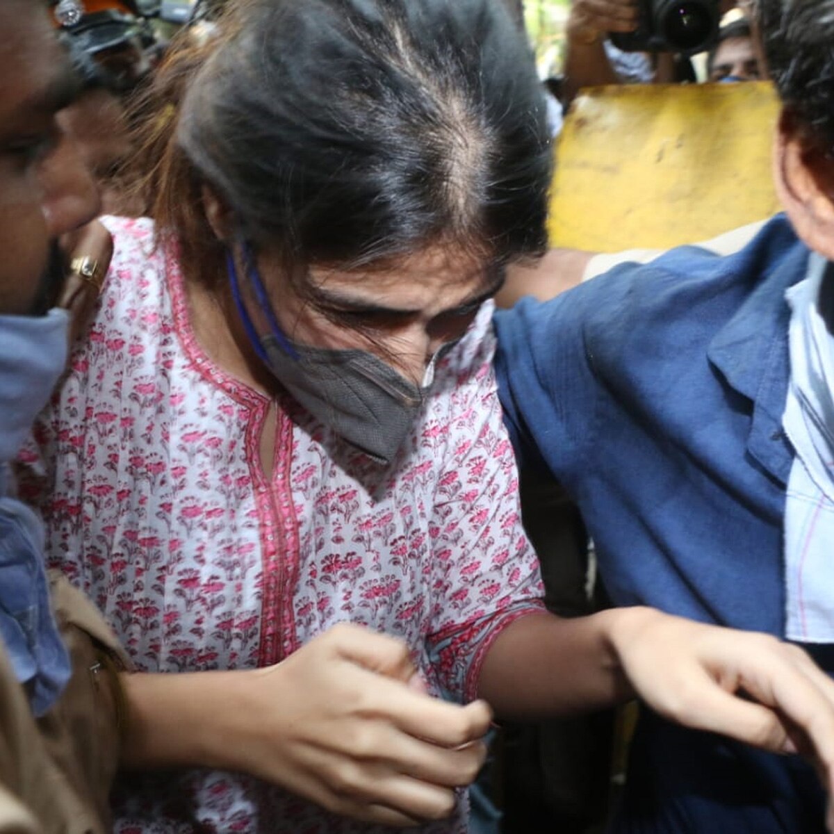 रिया चक्रवर्ती