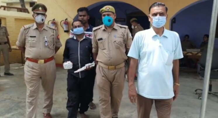 शातिराना अंदाज में 'चल छइयां-छइयां' गाना गाकर करता था लूट, मुठभेड़ में पुलिस ने दबोचा .