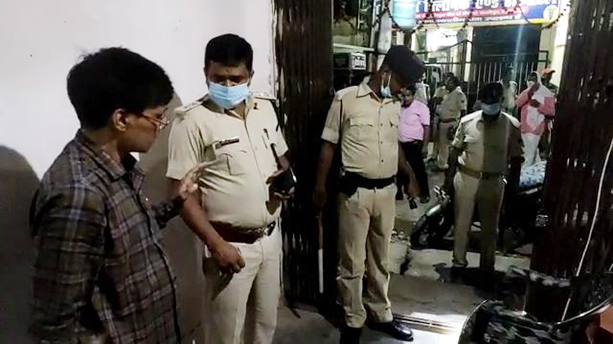 Woman home guard son shot in home Samastipur 