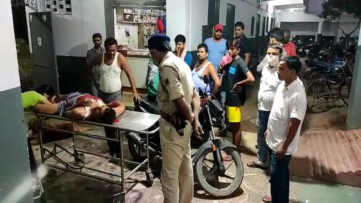 Woman home guard son shot in home Samastipur 