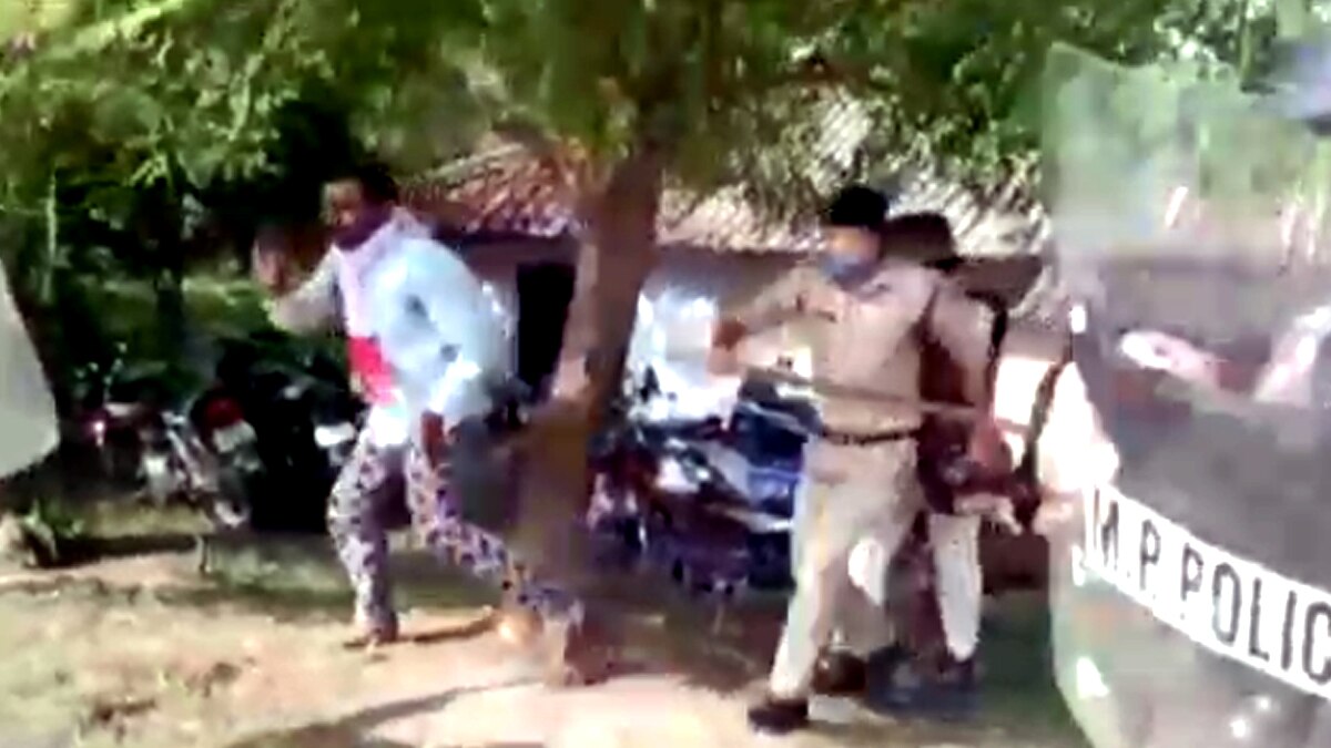 पुलिस थाने में सर्विस रिवॉल्वर की गोली से मौत.