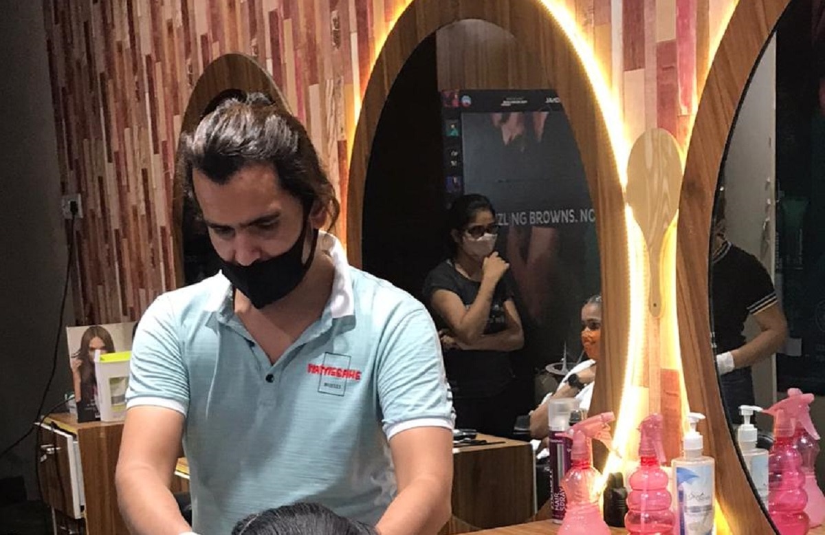 कैंसर पीड़ितों को 10 साल की बच्ची ने दान किए बाल