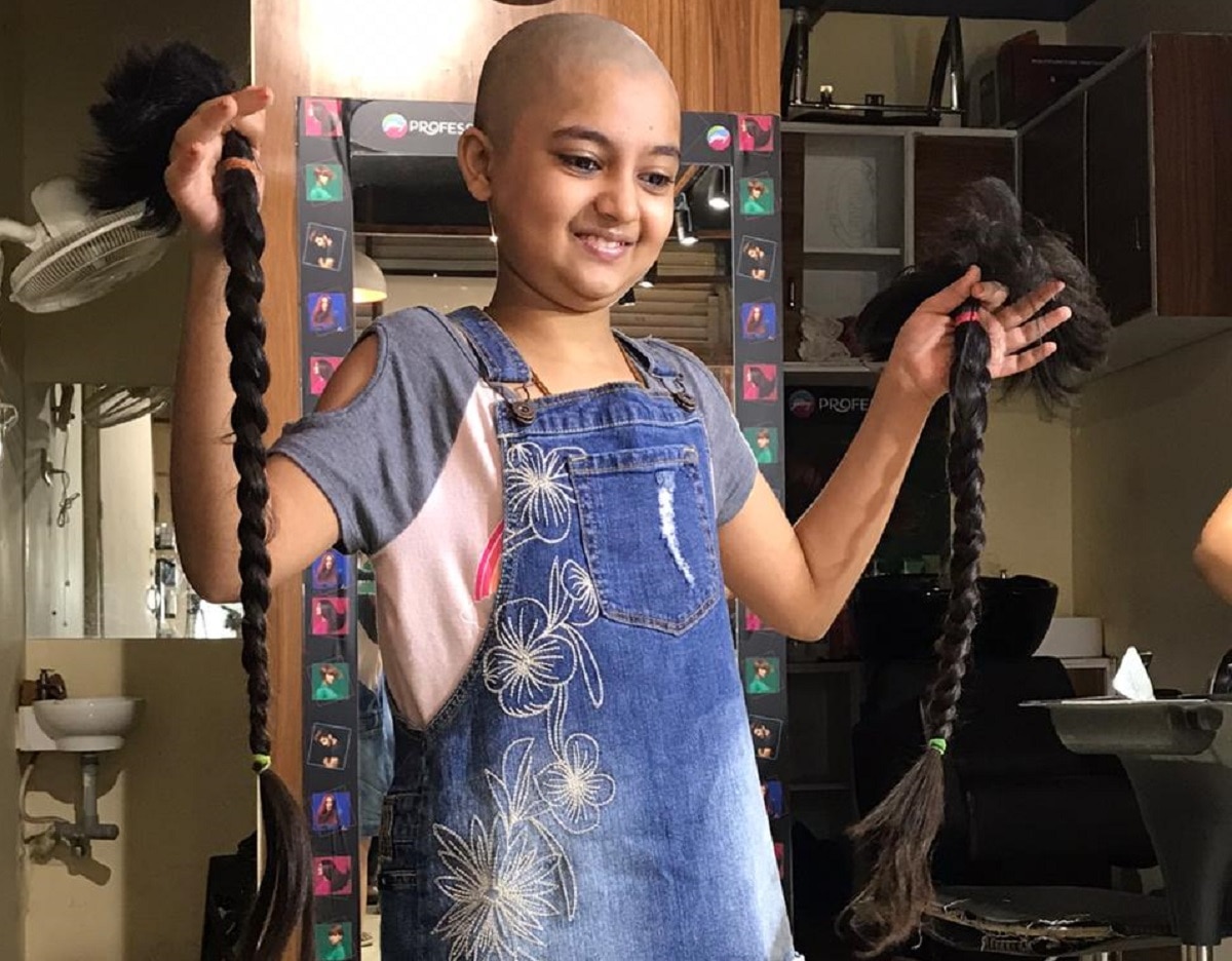 कैंसर पीड़ितों को 10 साल की बच्ची ने दान किए बाल