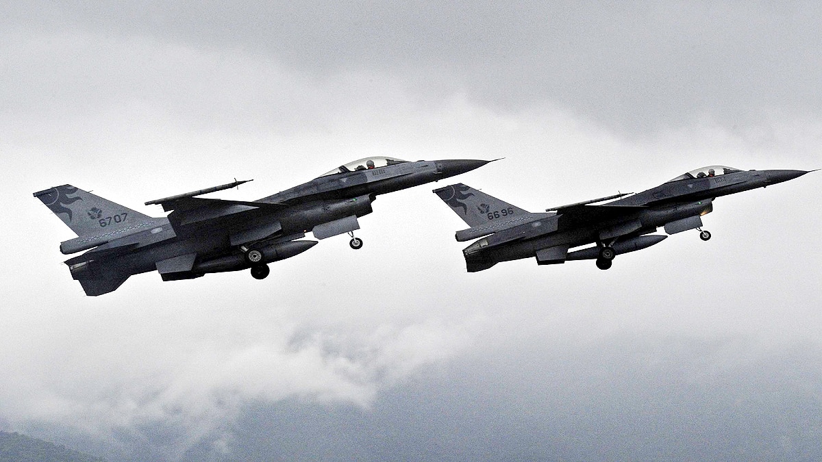 Taiwan says Chinese anti submarine fighter Jets off its coast 
