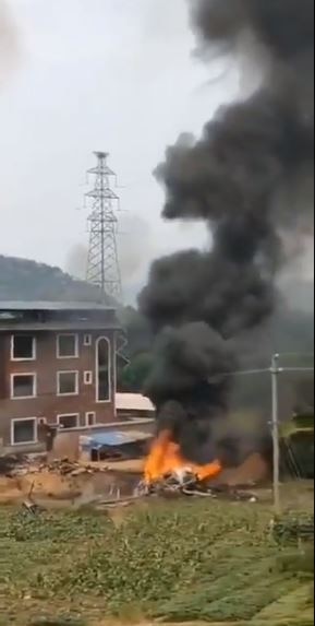 चीनी फाइटर जेट क्रैश