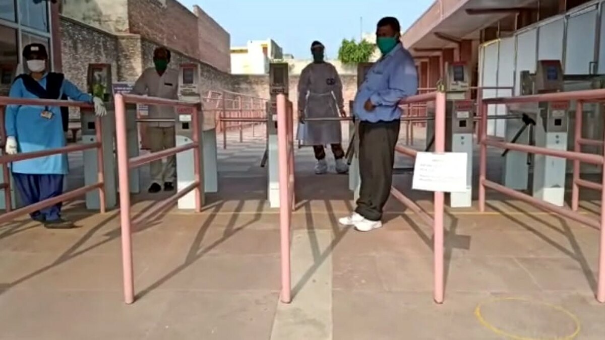 188 दिन बाद खुल गए ताजमहल के दरवाजे.