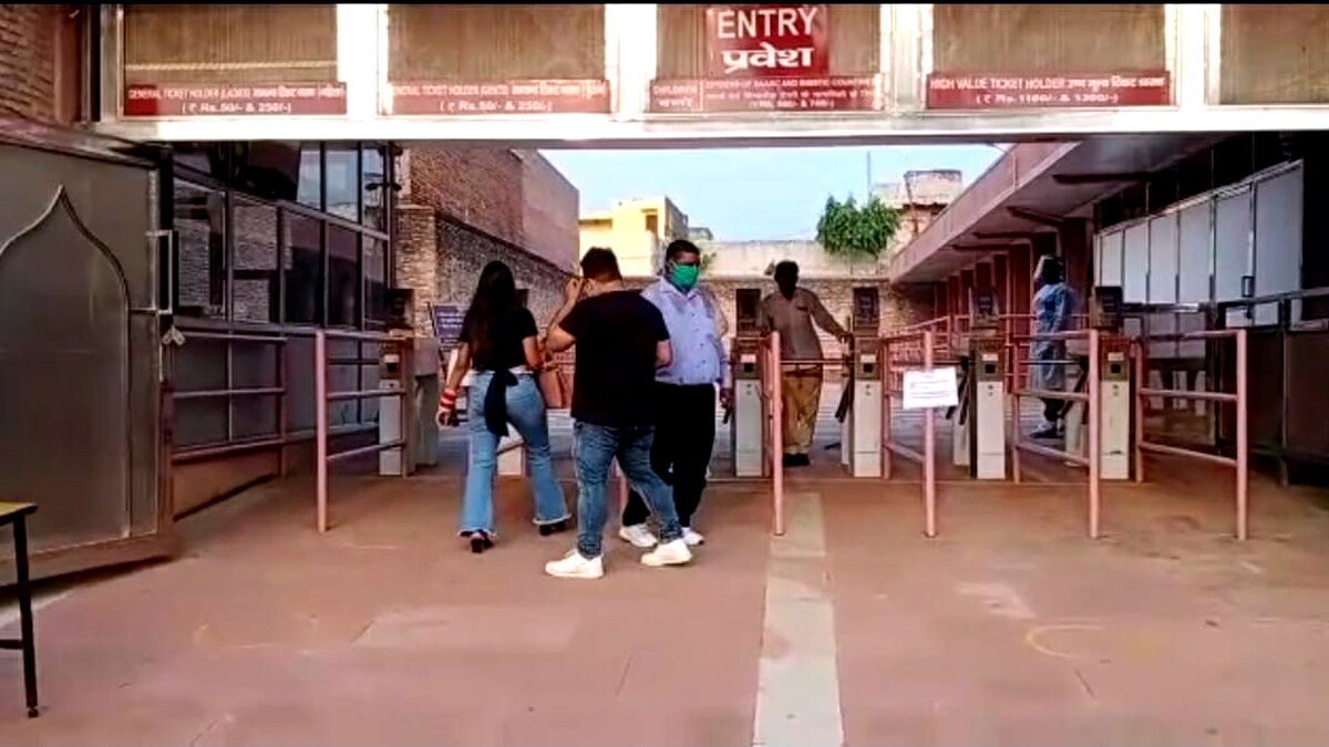 188 दिन बाद खुल गए ताजमहल के दरवाजे.