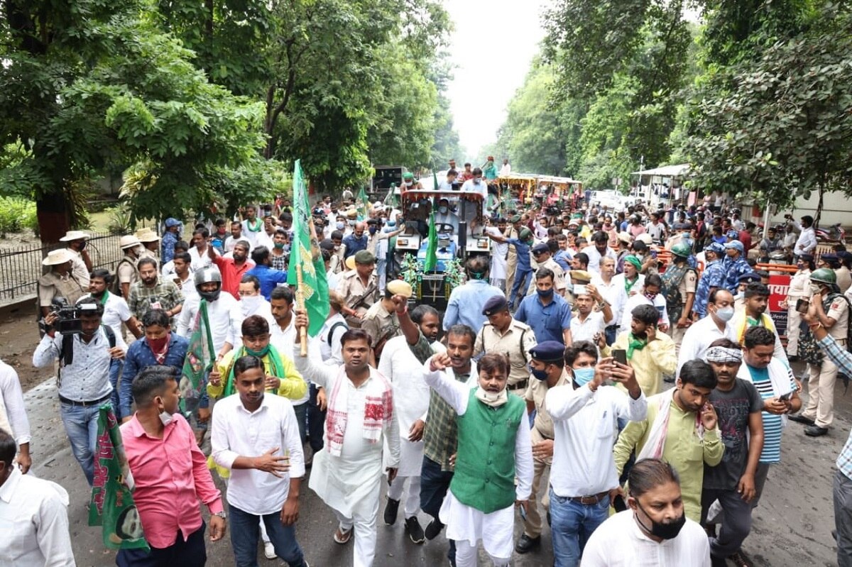 कृषि बिल के खिलाफ देशभर के किसान सड़कों पर