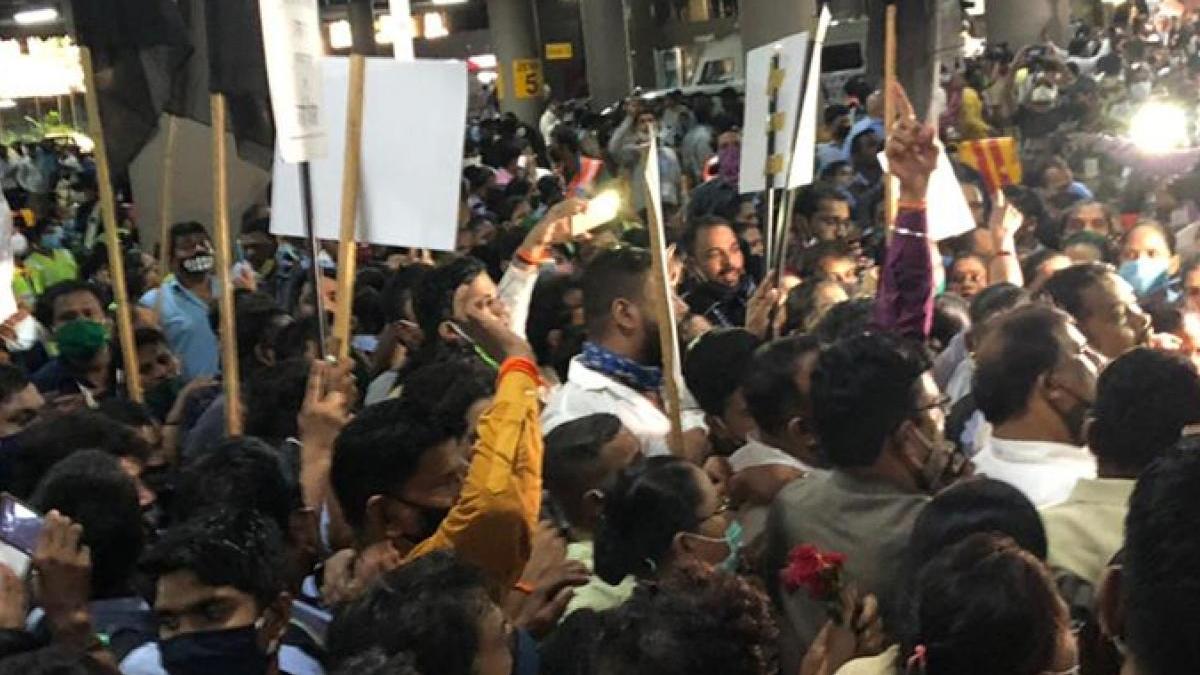 कंगना का सपोर्ट रह रहे RPI के कार्यकर्ता