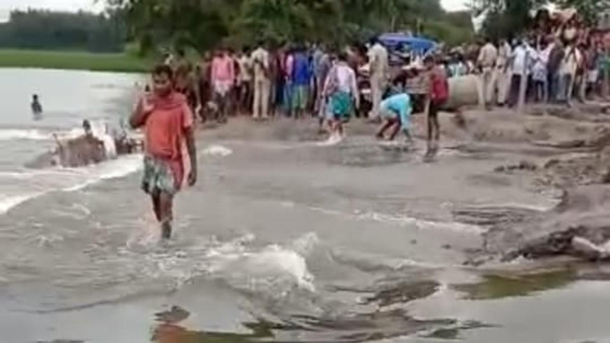  कटिहार में डायवर्सन टूटा आवागमन हुआ बाधित (फोटो आजतक)