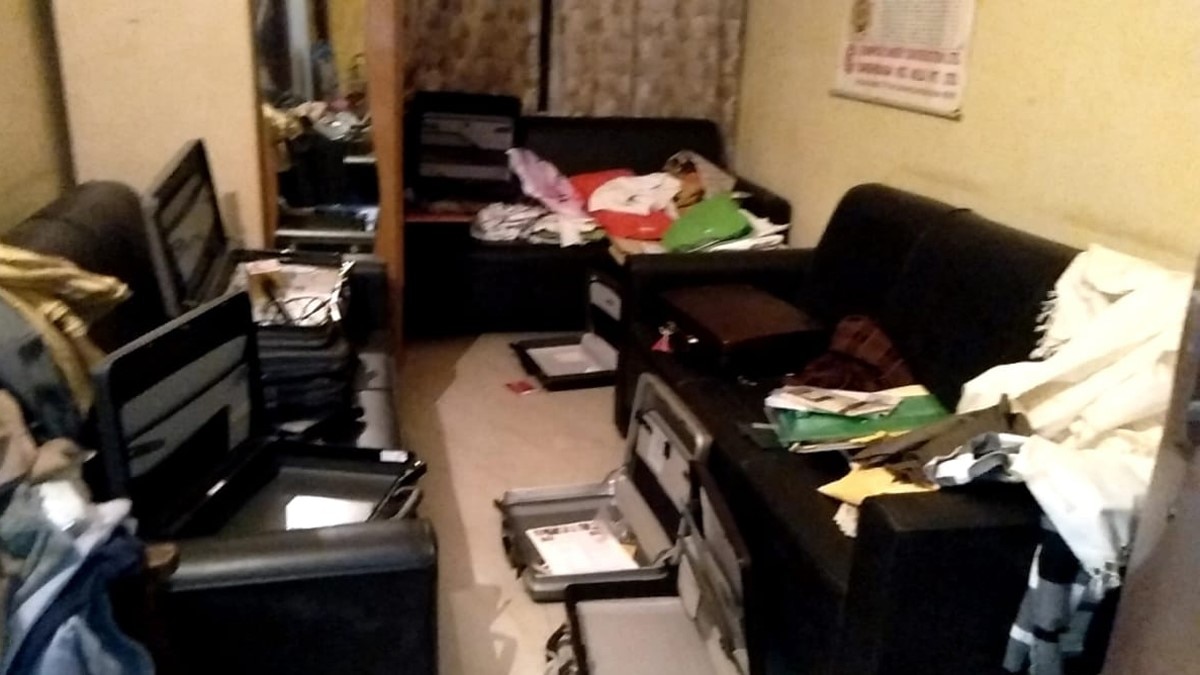 पटना में पूर्व मंत्री के फ्लैट से लाखों रुपए की चोरी (फोटो आजतक)