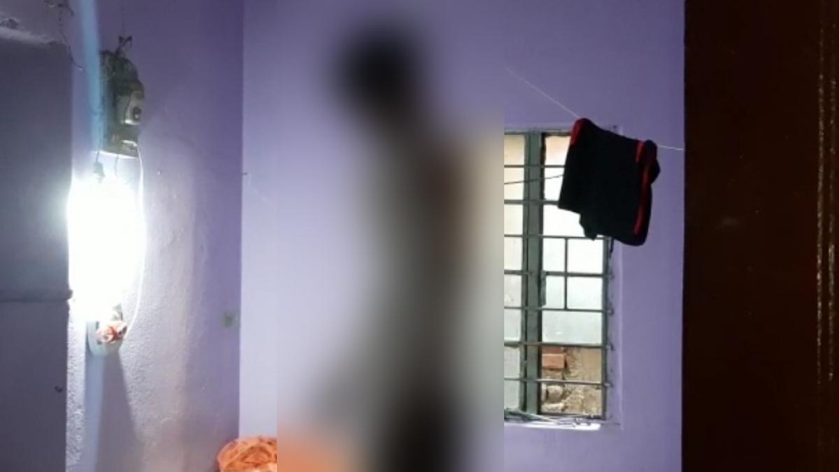 2वीं के छात्र ने फंदे पर लटकर कर जान दे दी जान (फोटो आजतक)