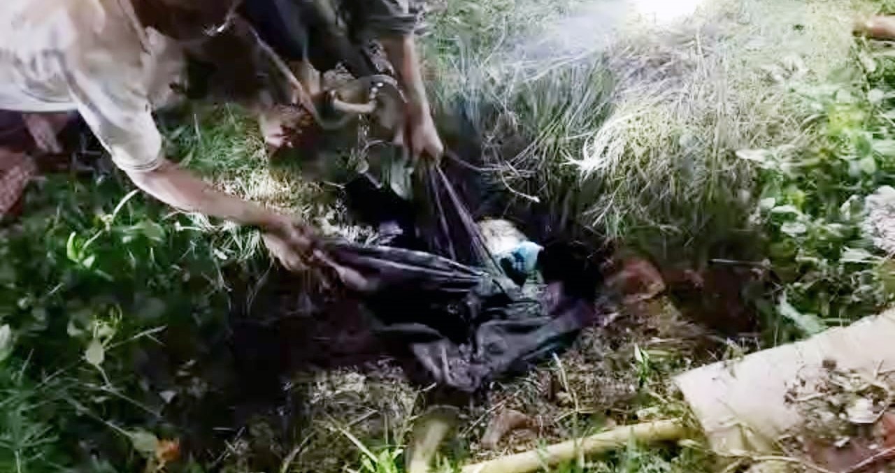 चंदौली हत्या केस में गिरफ्तार अभियुक्त (फोटो आजतक)