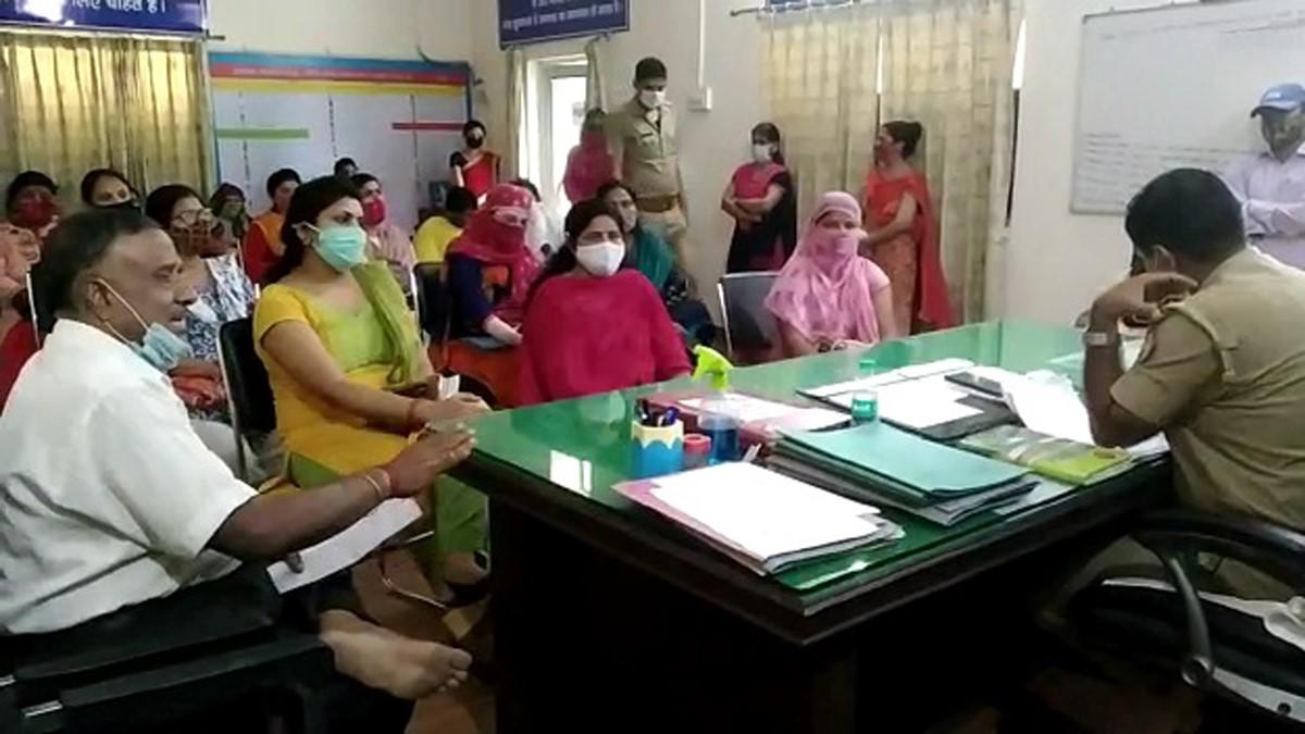 स्कूल की 52 महिला टीचर ने लगाया यौन शोषण का आरोप (फोटो आजतक)