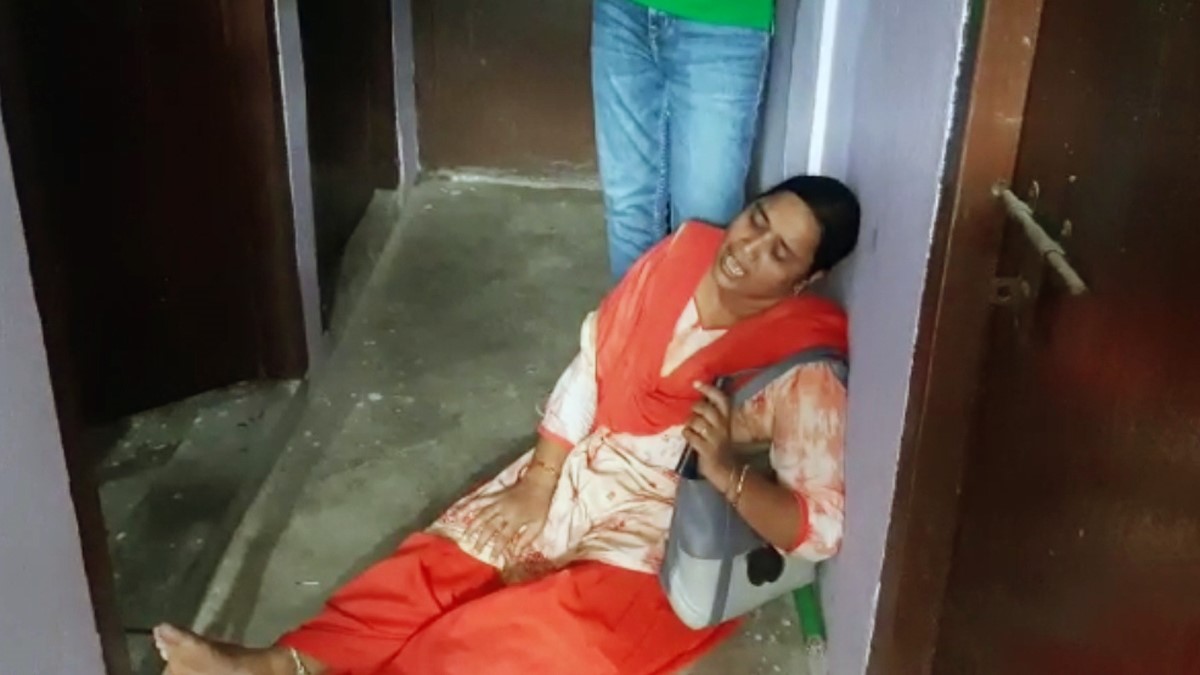 12वीं के छात्र ने फंदे पर लटकर कर जान दे दी जान (फोटो आजतक)