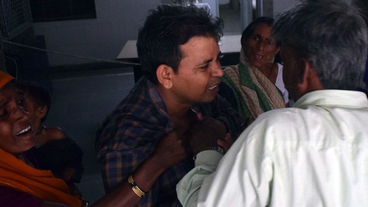 गलत इंजेक्शन लगने से आठ से लड़के की मौत (फोट आजतक)