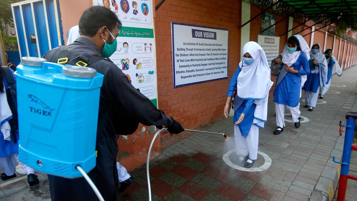 Schools and colleges reopen in Pakistan
