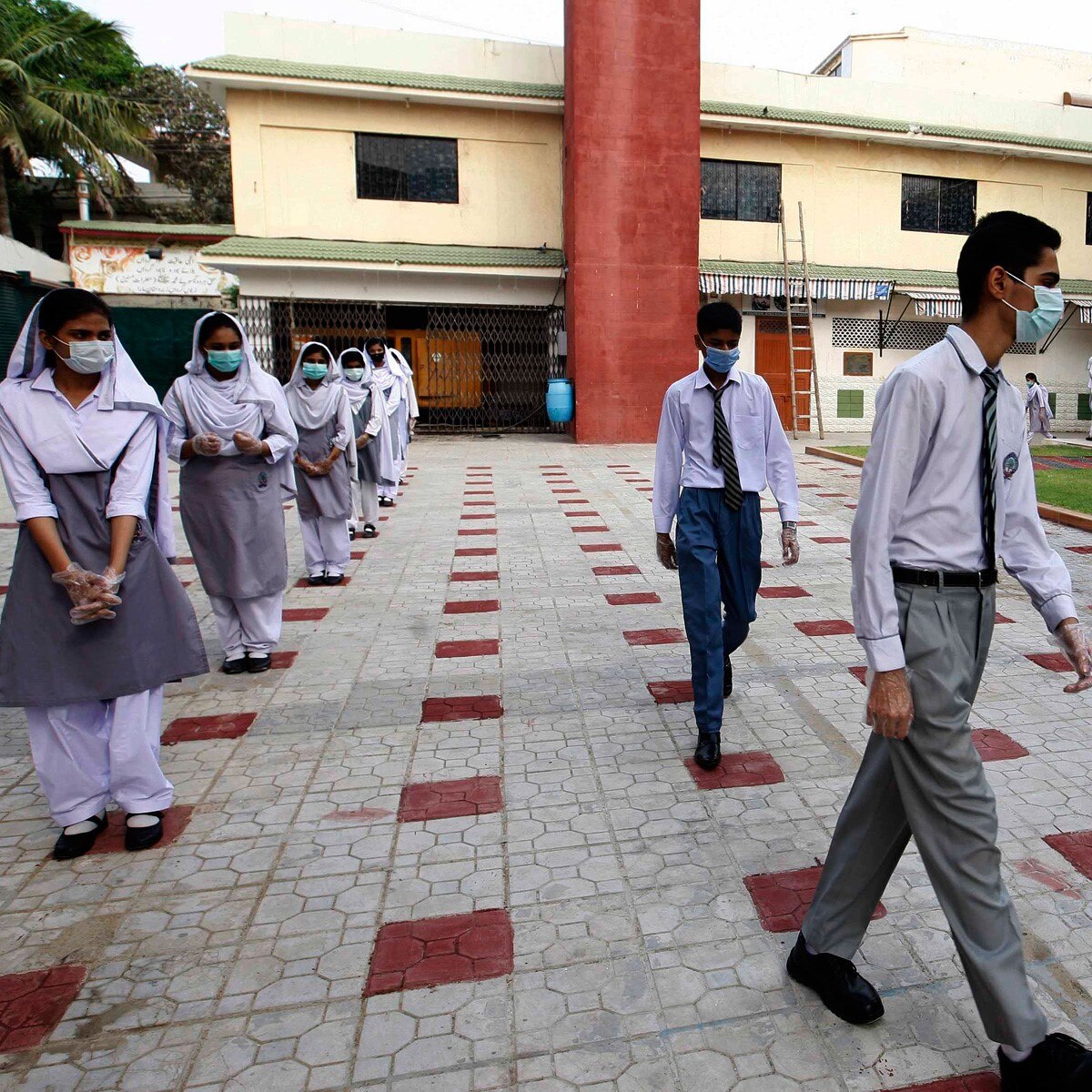 Pakistan primary school reopen