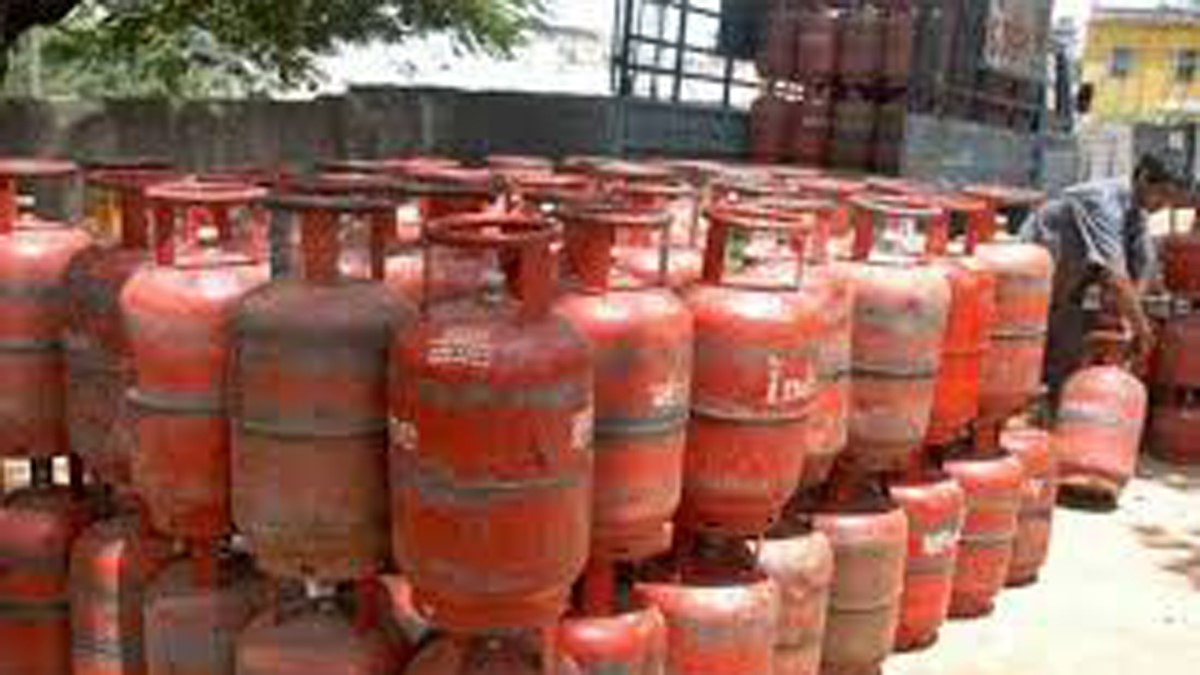 सिलेंडरों से भरे ट्रक में हुआ धमाका (प्रतीकात्मक फोटो)