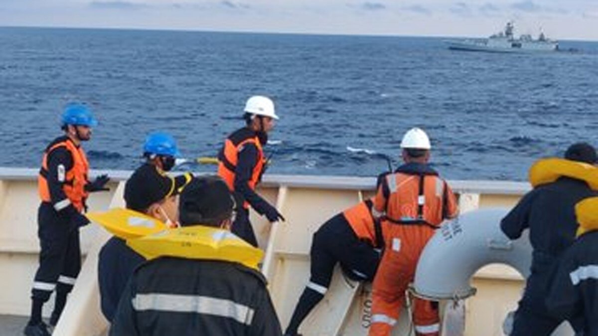 श्रीलंकन तेल टैंकर में आग, 22 लोगों को बचाया, चालक दल का सदस्य लापता (फोटो एएनआई)