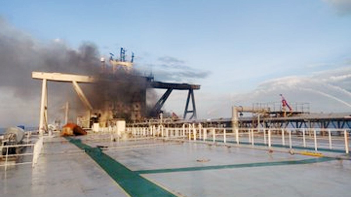 श्रीलंकन तेल टैंकर में आग, 22 लोगों को बचाया, चालक दल का सदस्य लापता (फोटो एएनआई)