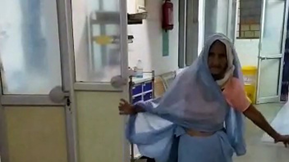 84 साल की कोरोना पॉजिटिव बुजुर्ग महिला ने किया डांस (फोटो आजतक)