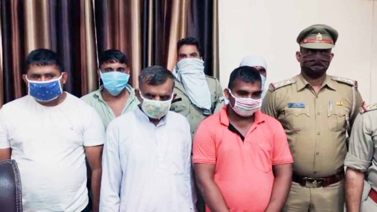 एटीम का क्लोन बनाकर खाते से निकालते थे पैसे (फोटो आजतक)