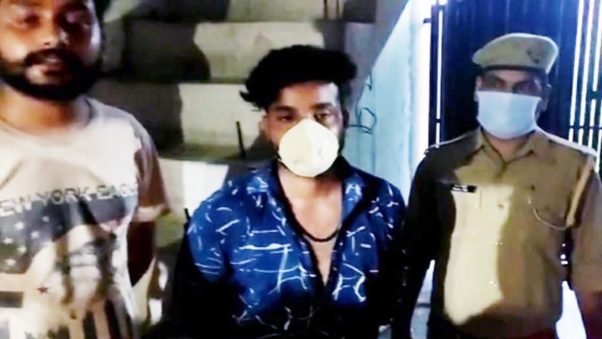 सेक्स रैकेट का भंडाफोड़ (फोटो आजतक)