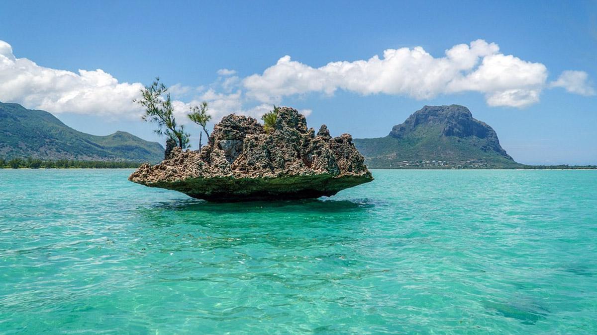 बिना वीज़ा करें इन जगहों की यात्रा