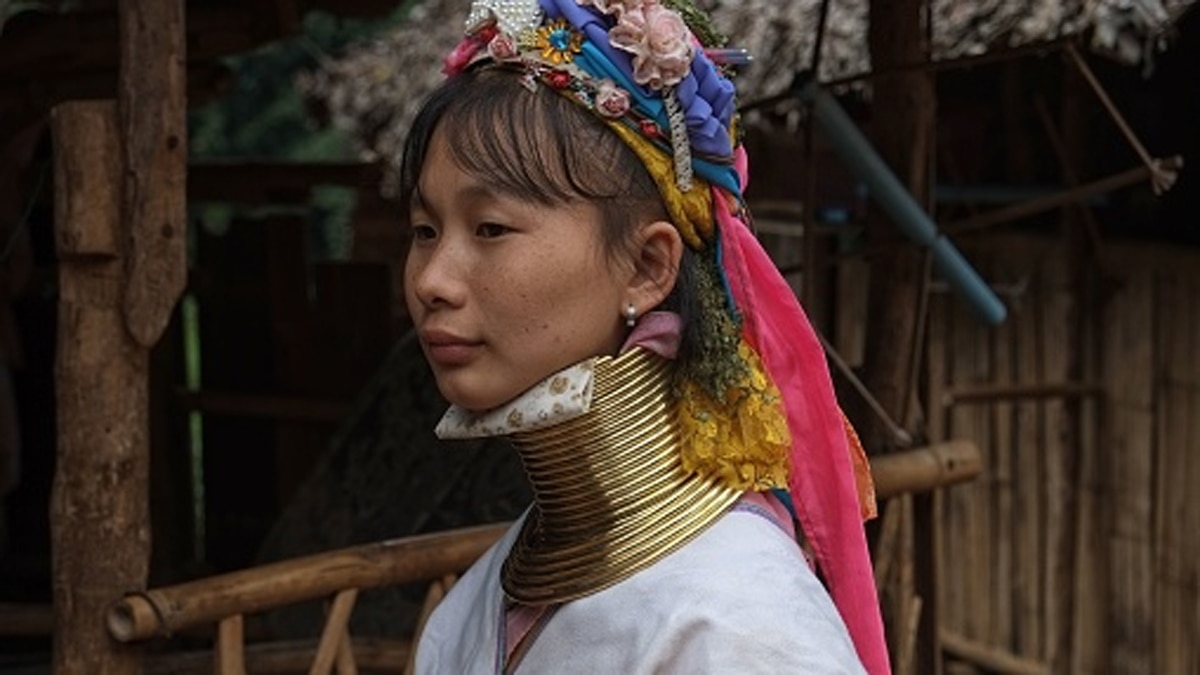 थाईलैंड की लंबी गर्दन वाली औरतें के कबीलों पर कोरोना की मार 