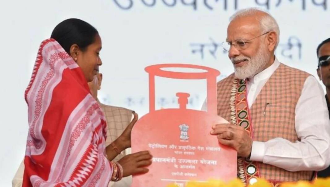 narendra modi sucess story