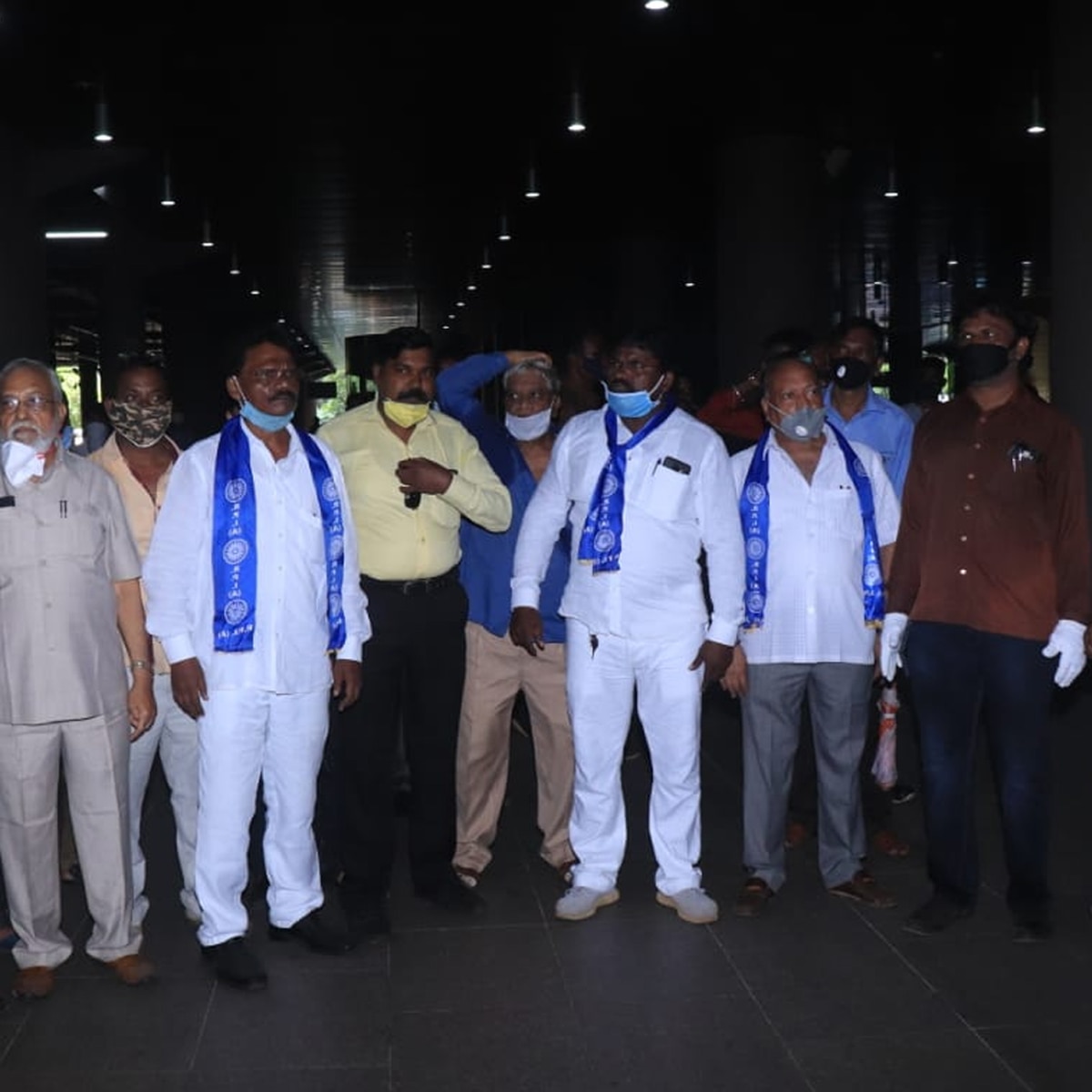 कंगना का सपोर्ट रह रहे RPI के कार्यकर्ता