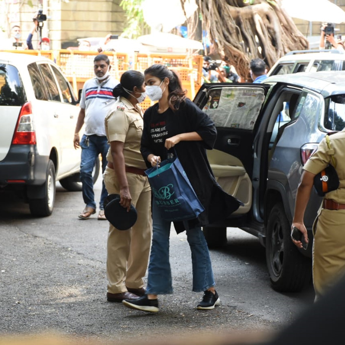 रिया चक्रवर्ती