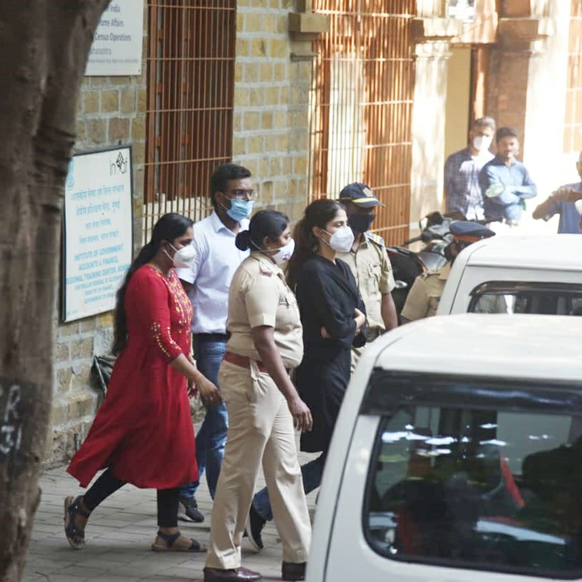 गिरफ्तारी के बाद रिया चक्रवर्ती