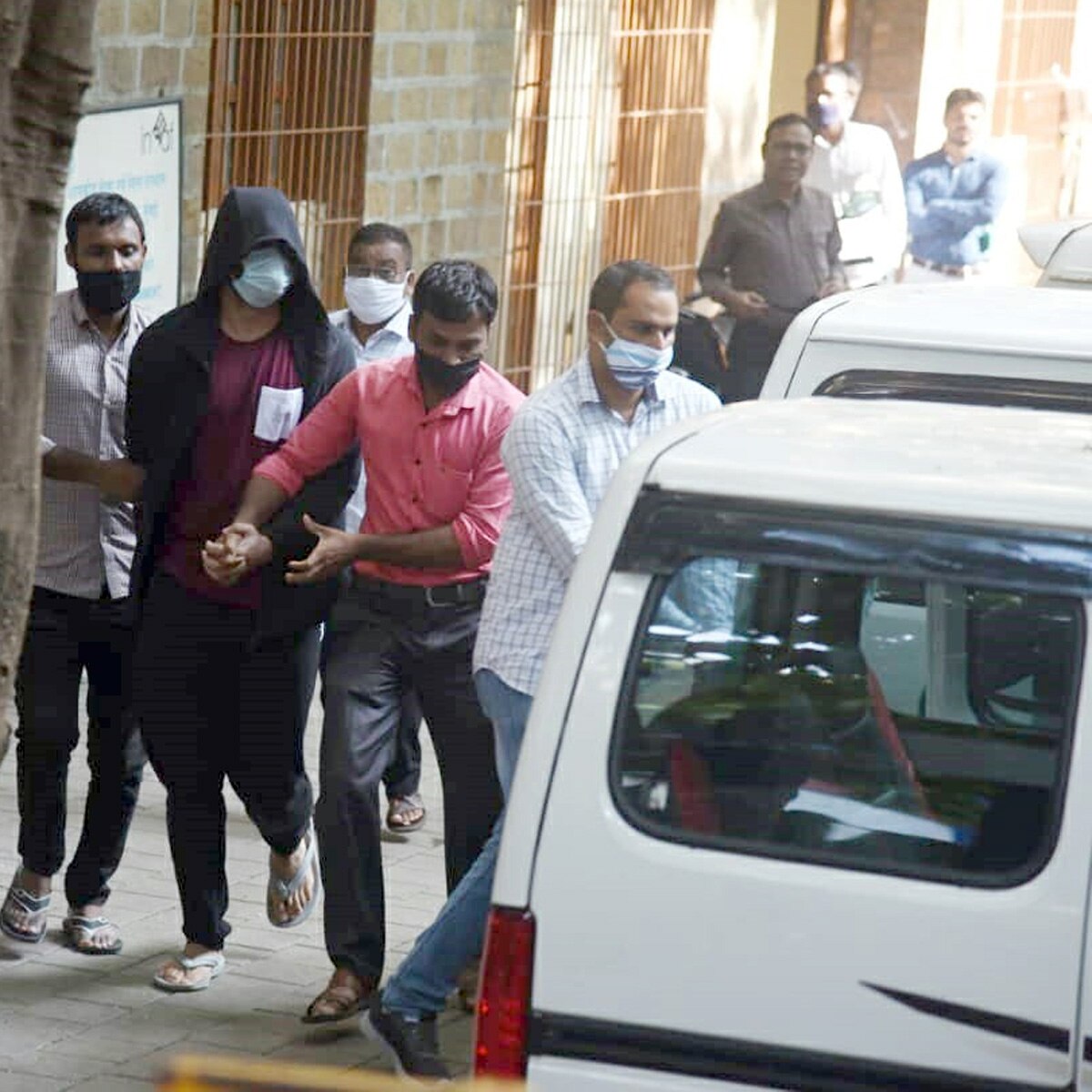 गिरफ्तारी के बाद दीपेश सावंत