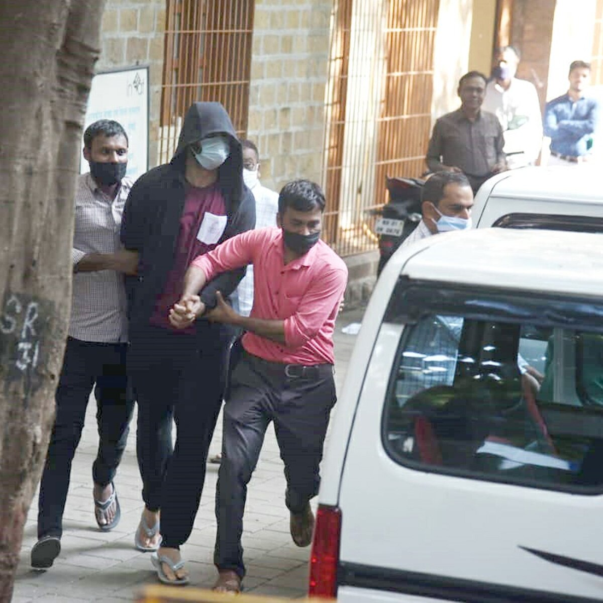 गिरफ्तारी के बाद दीपेश सावंत