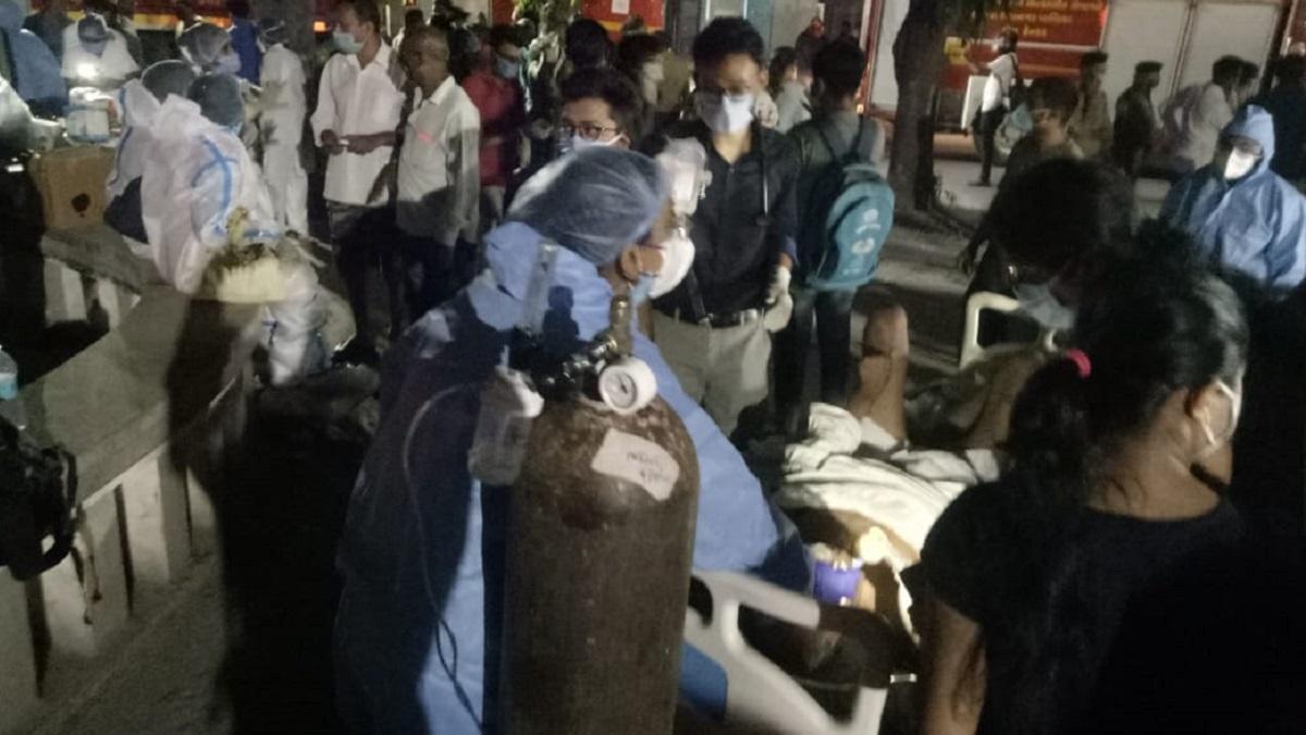 गुजरात में वडोदरा के अस्पताल में लग गई आग