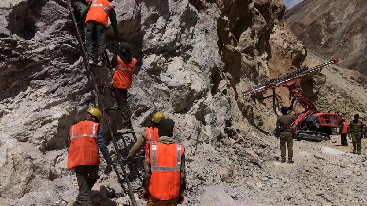 BRO ने बनाया ऑल-वेदर रूट