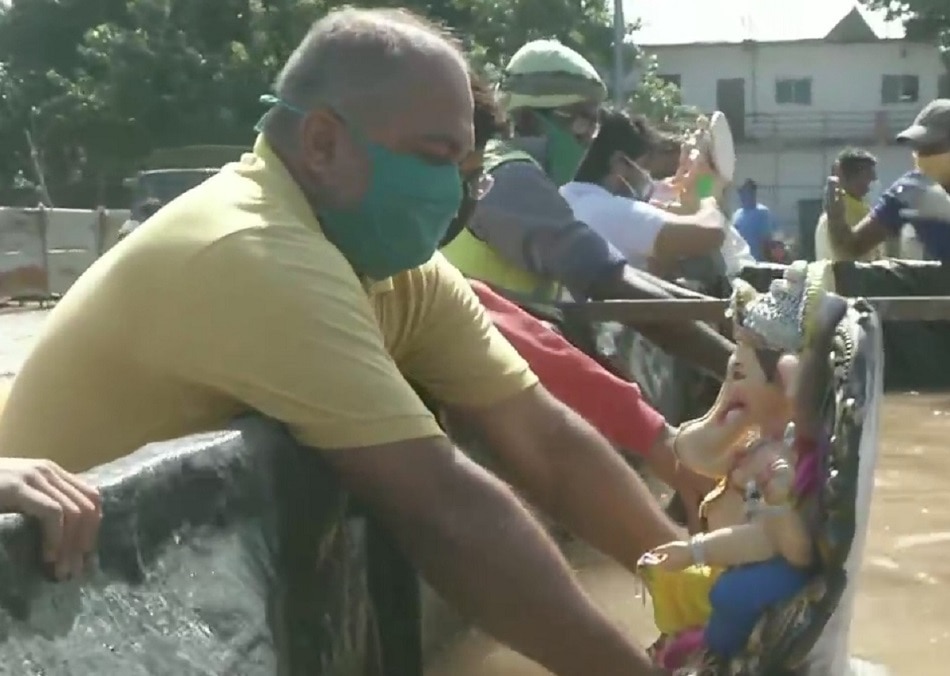 नागपुर में लोगों ने ऐसे किया विसर्जन