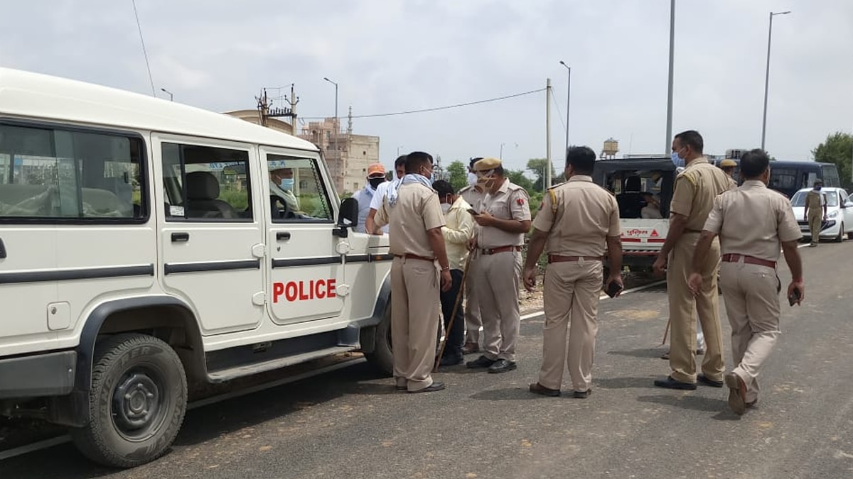 मौके पर पुलिस.